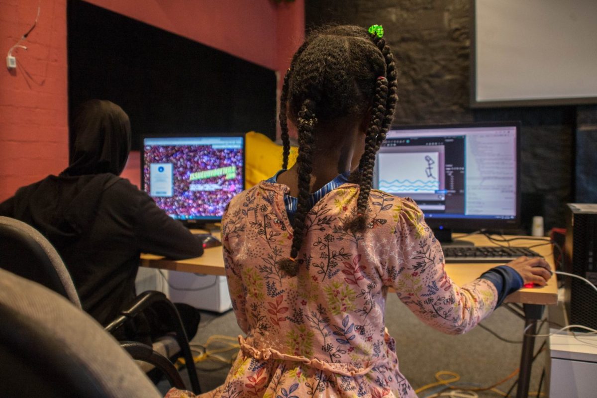 UWE works alongside children in Easton to monitor local air quality